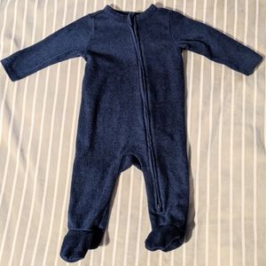 Old Navy extra soft onsie! 6-9 months